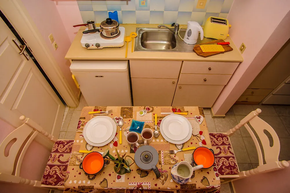 Hotel Aloni Studios & Apartments Lassi